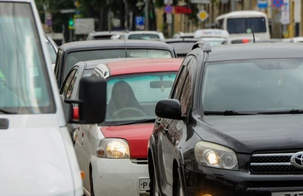 Автоэкперты предупредили водителей о новой опасности на дорогах