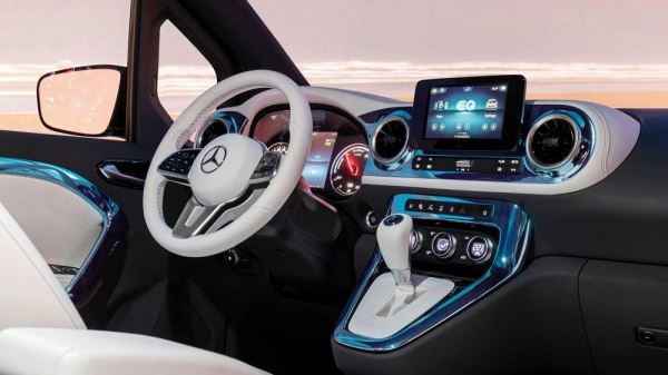 Mercedes-Benz представив передсерійний електричний компактвен EQT