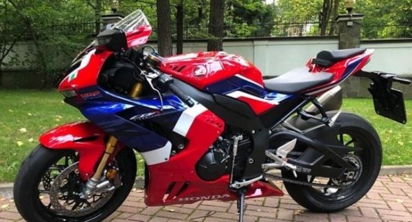 Мотоциклы Honda подешевели в России на 150 тысяч рублей