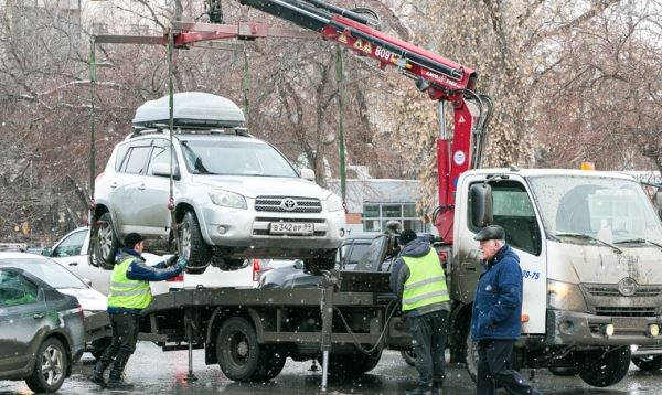В Госдуме хотят изменить правила эвакуации автомобилей